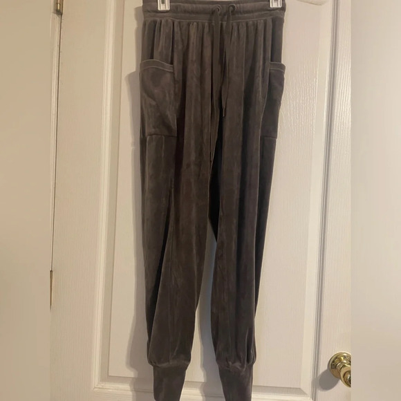 aerie Pants - Offline by Aerie Gray Velvet Velour Joggers Sz XS‎ Pockets Soft Cozy